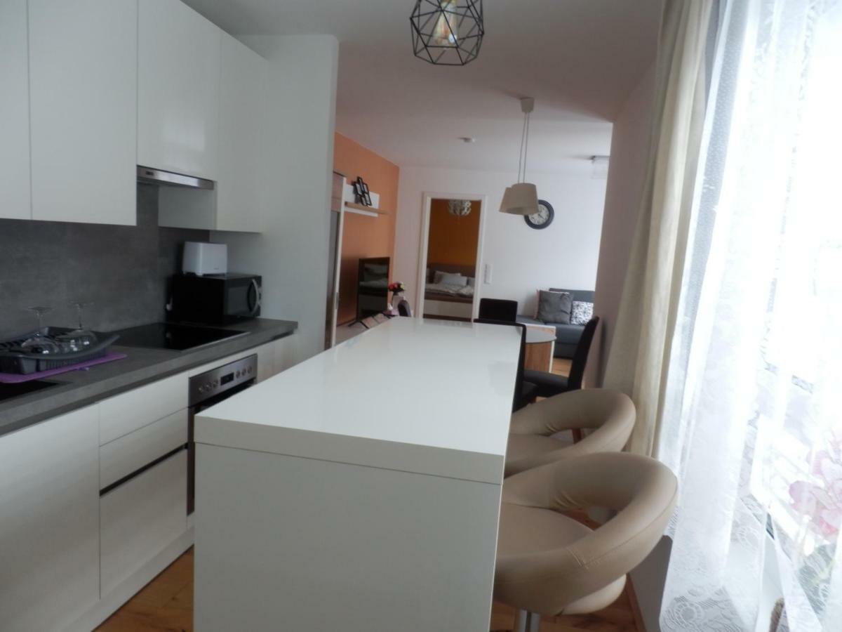 Spacious, Modern 1-bdrm Apt Near Vic & Austria Ctr *