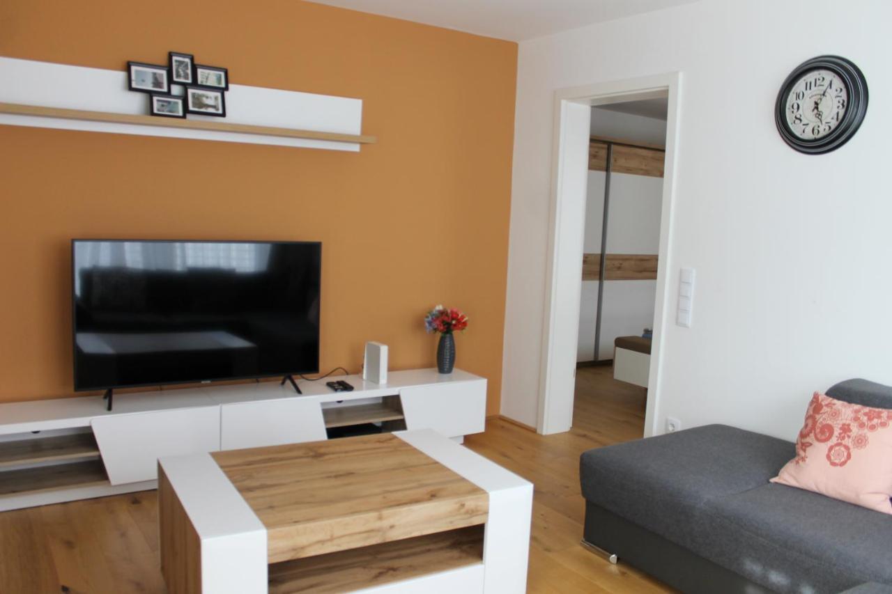 Spacious, Modern 1-bdrm Apt Near Vic & Austria Ctr * Wien